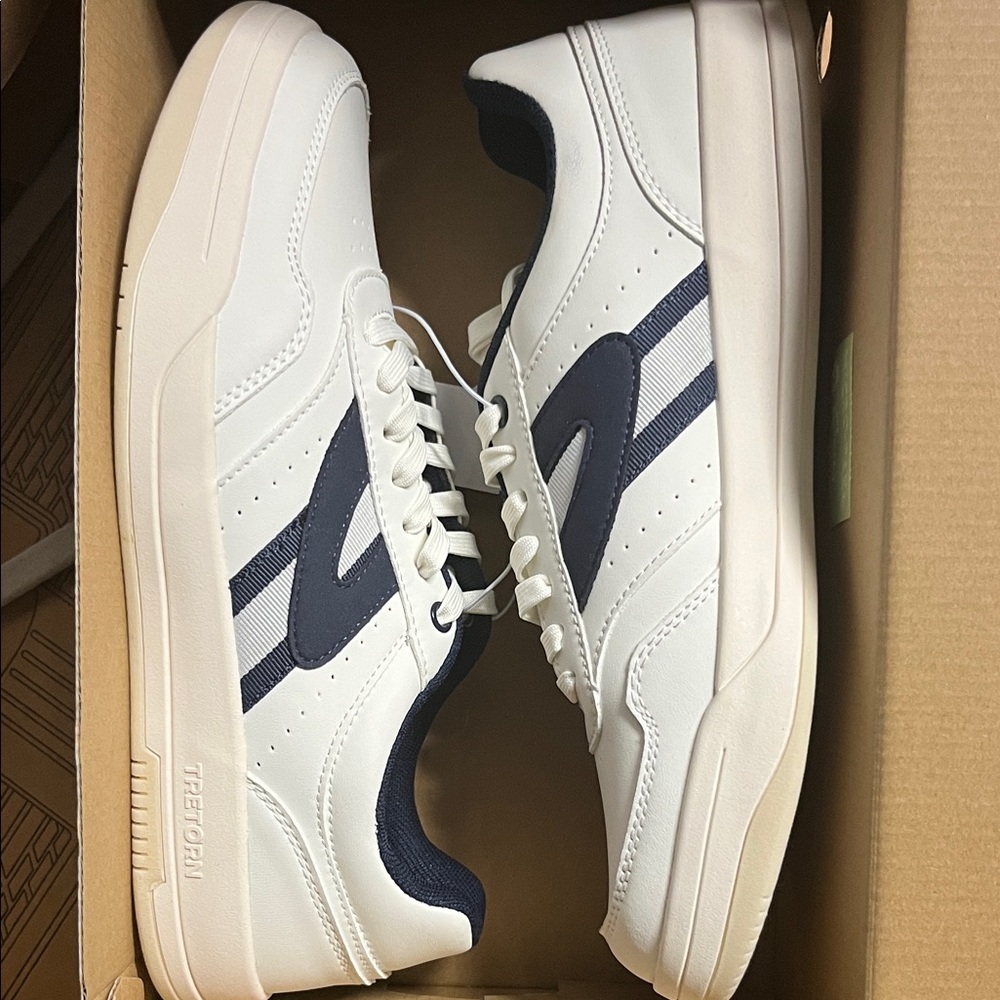 Tretorn Men's White and Blue Sneakers